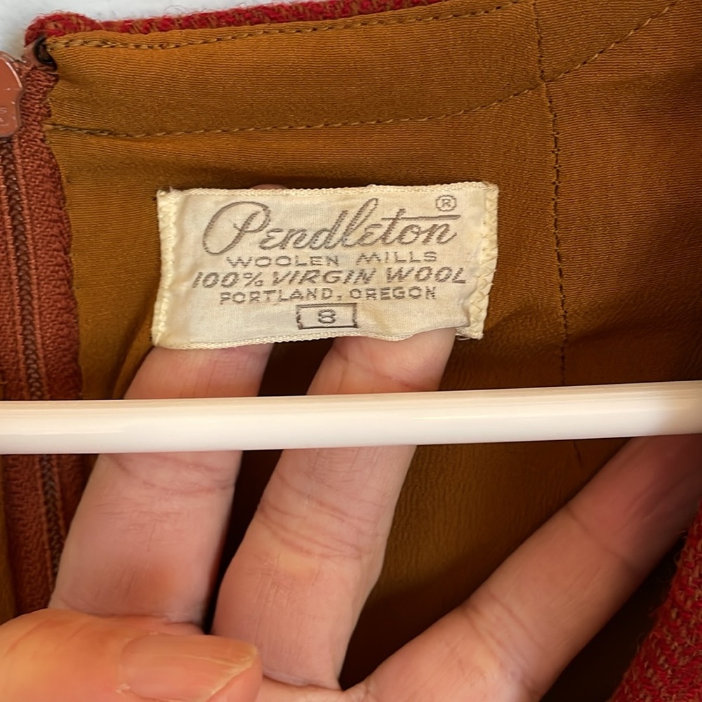 Vintage Pendleton 100% Wool Lined Deep V Neck Mid… - image 5